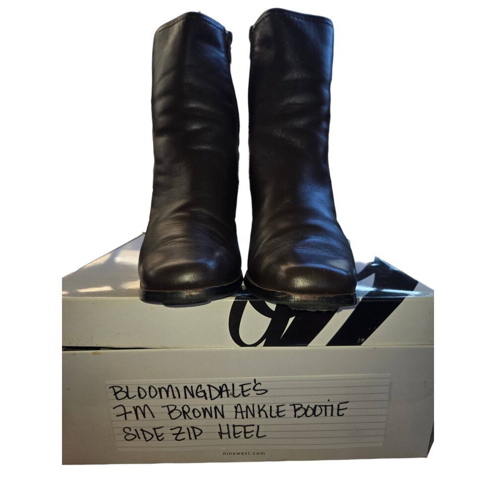 Bloomingdale's Women's Size 7M Brown Ankle Bootie Heel - Picture 11 of 11